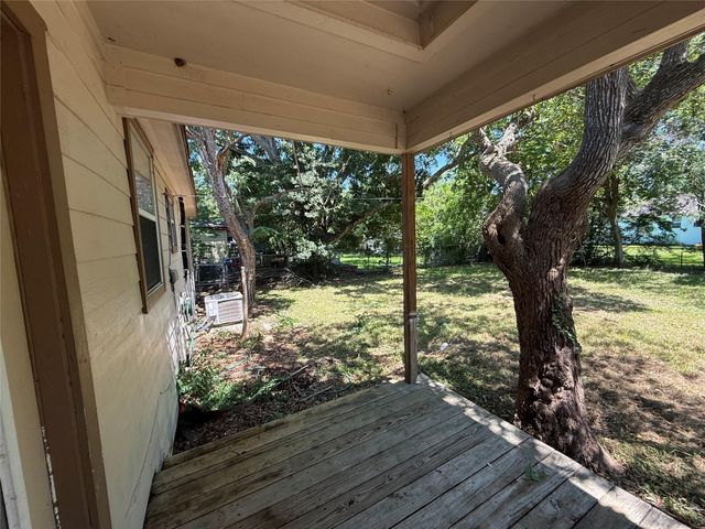 1211 17th Avenue N, Texas City, TX 77590