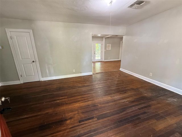 1211 17th Avenue N, Texas City, TX 77590