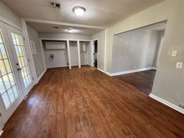 1211 17th Avenue N, Texas City, TX 77590