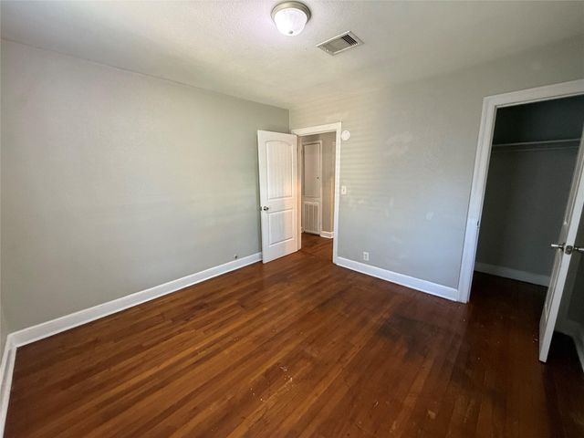 1211 17th Avenue N, Texas City, TX 77590