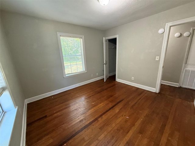 1211 17th Avenue N, Texas City, TX 77590