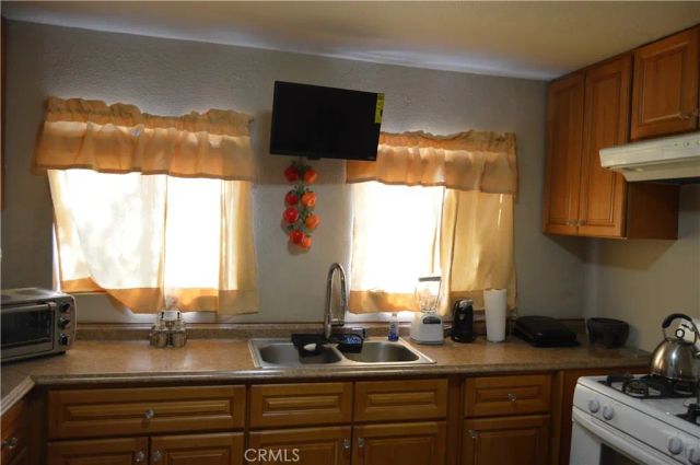 12065 Aztec Lane, Adelanto, CA 92301