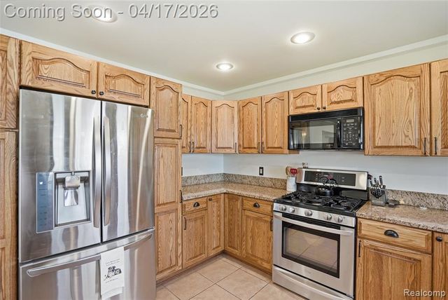 4201 Berryhill Court, Waterford, MI 48329