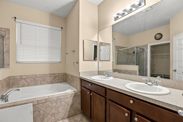 925 COUNTS CREST CIRCLE, Apopka, FL 32712