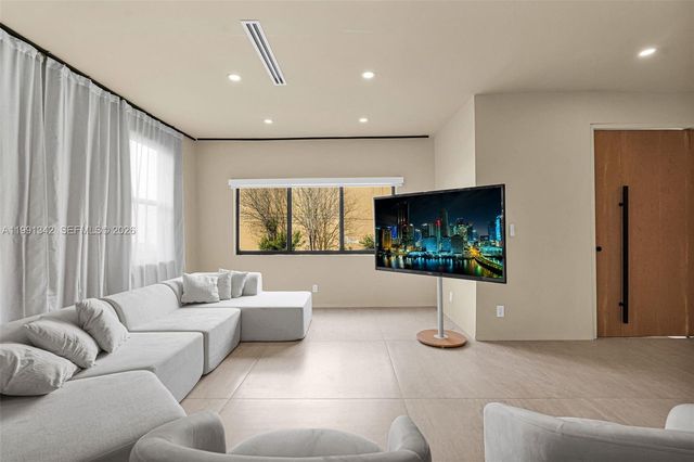 4721 NW 6th Ave, Miami, FL 33127