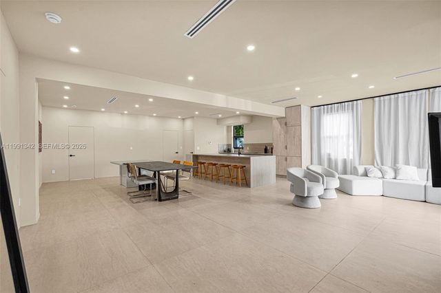 4721 NW 6th Ave, Miami, FL 33127