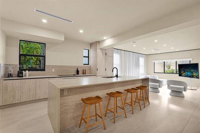 4721 NW 6th Ave, Miami, FL 33127