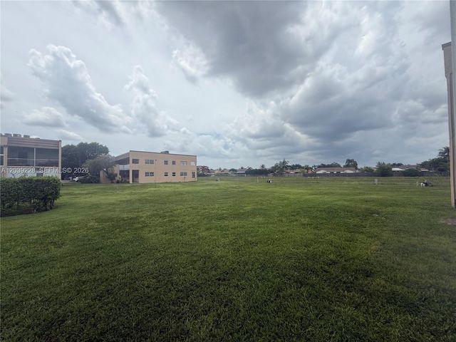 9081 Sunrise Lakes Boulevard 108, Sunrise, FL 33322
