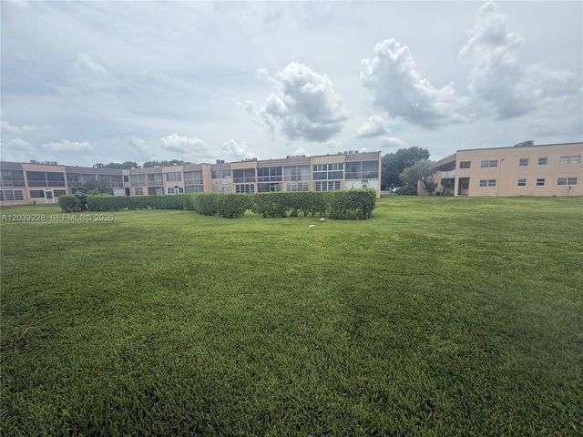 9081 Sunrise Lakes Boulevard 108, Sunrise, FL 33322