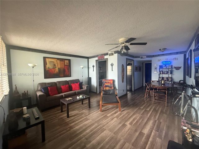9081 Sunrise Lakes Boulevard 108, Sunrise, FL 33322