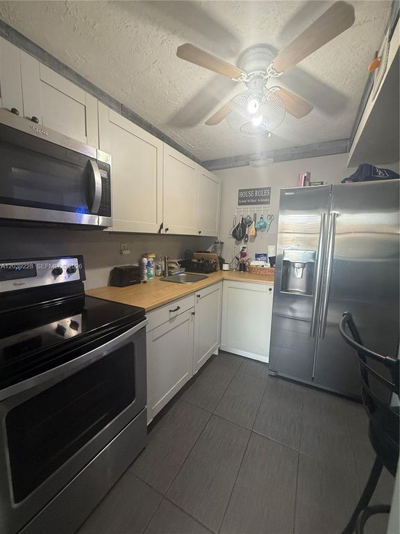 9081 Sunrise Lakes Boulevard 108, Sunrise, FL 33322
