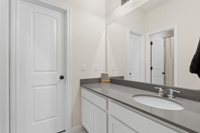 100 Panico RD, Hutto, TX 78634