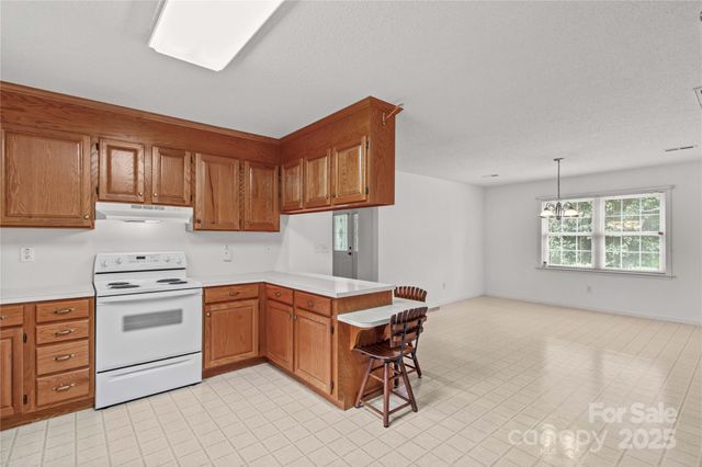 115 Three Oaks Lane, Statesville, NC 28677