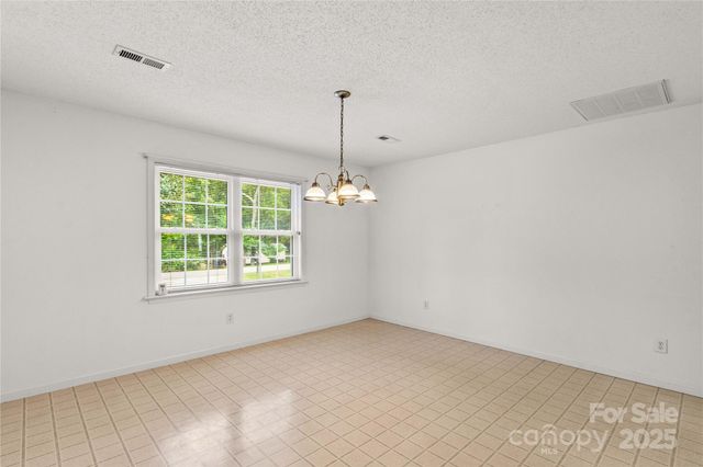 115 Three Oaks Lane, Statesville, NC 28677