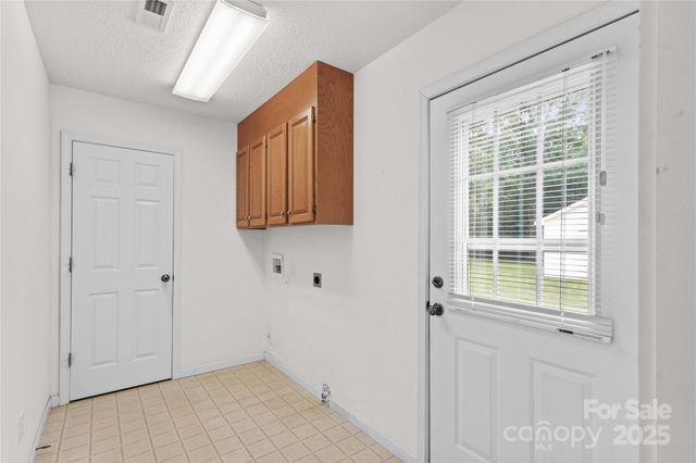 115 Three Oaks Lane, Statesville, NC 28677