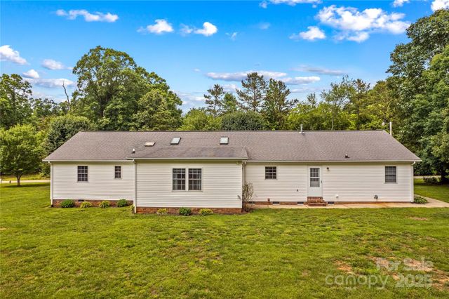 115 Three Oaks Lane, Statesville, NC 28677