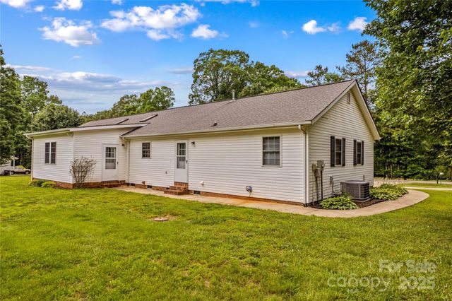 115 Three Oaks Lane, Statesville, NC 28677