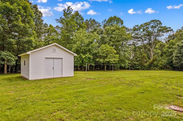 115 Three Oaks Lane, Statesville, NC 28677