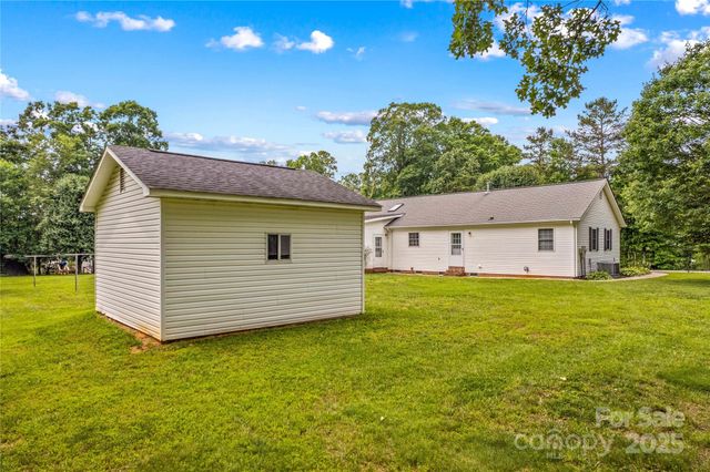 115 Three Oaks Lane, Statesville, NC 28677