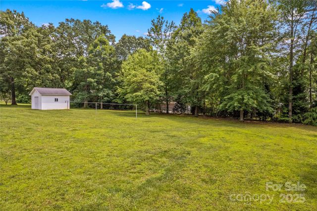 115 Three Oaks Lane, Statesville, NC 28677