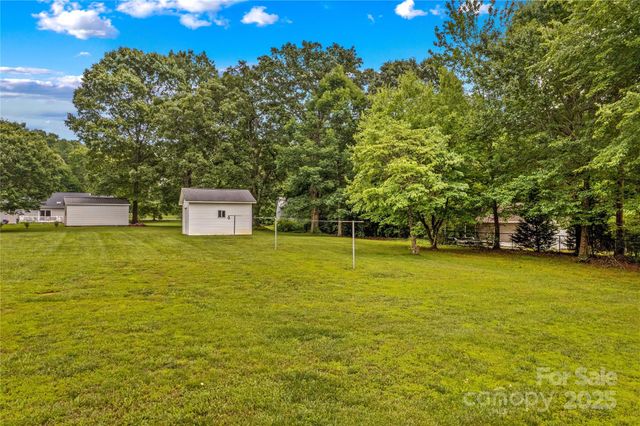 115 Three Oaks Lane, Statesville, NC 28677