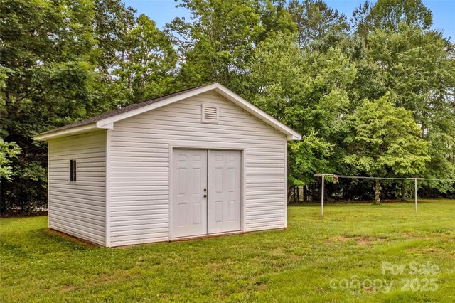 115 Three Oaks Lane, Statesville, NC 28677
