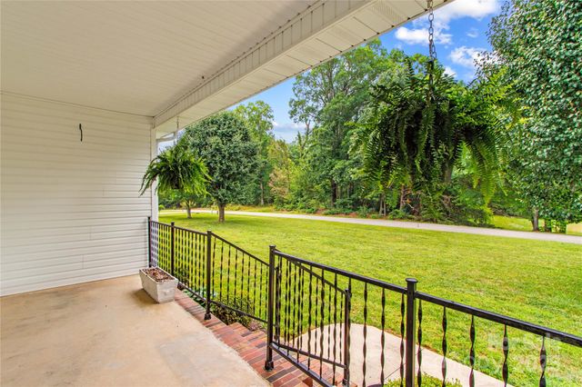 115 Three Oaks Lane, Statesville, NC 28677