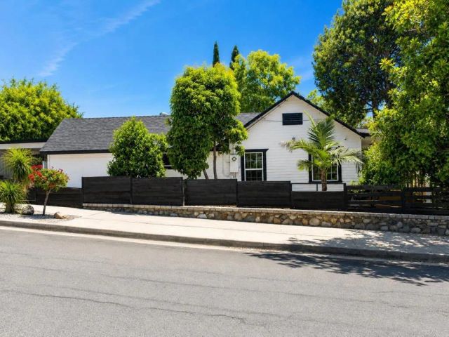 1210 Glen Avenue, Pasadena, CA 91103