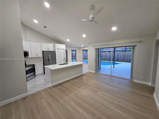 9300 Dunhill Dr, Miramar, FL 33025