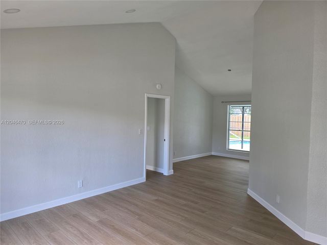 9300 Dunhill Dr, Miramar, FL 33025
