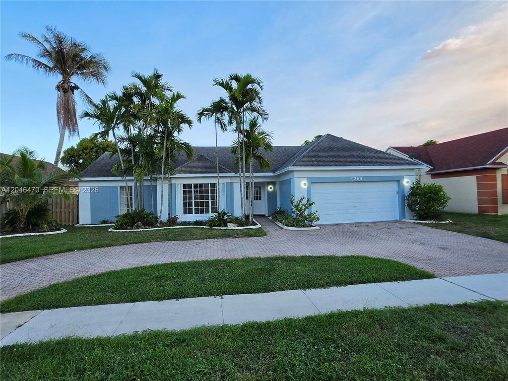 9300 Dunhill Dr, Miramar, FL 33025
