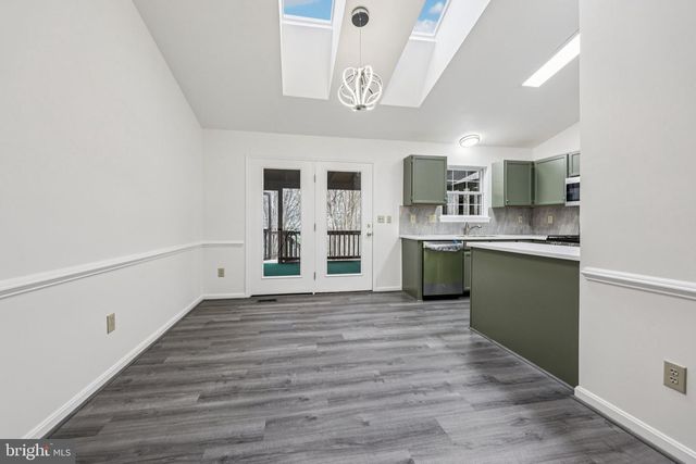 13 HOWARD CIR, Fredericksburg, VA 22405