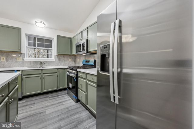 13 HOWARD CIR, Fredericksburg, VA 22405