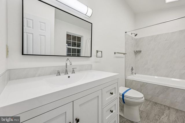 13 HOWARD CIR, Fredericksburg, VA 22405