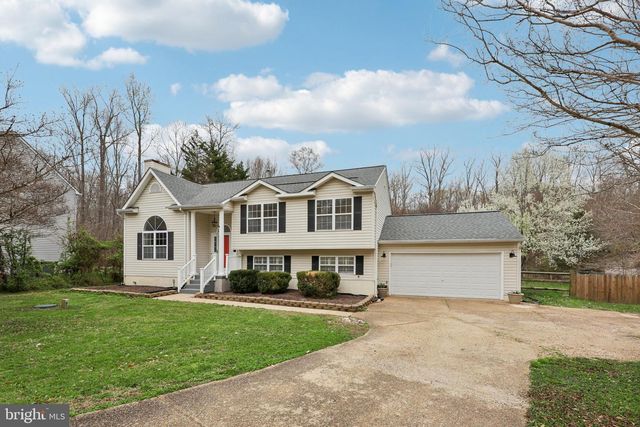 13 HOWARD CIR, Fredericksburg, VA 22405