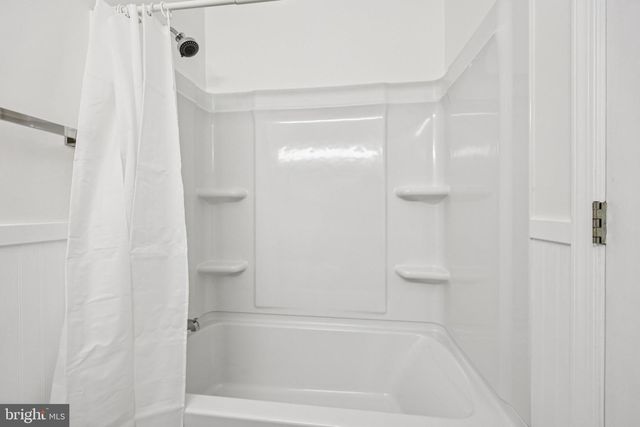 13 HOWARD CIR, Fredericksburg, VA 22405