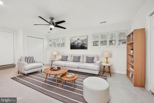 13 HOWARD CIR, Fredericksburg, VA 22405