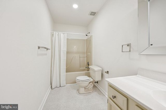 13 HOWARD CIR, Fredericksburg, VA 22405