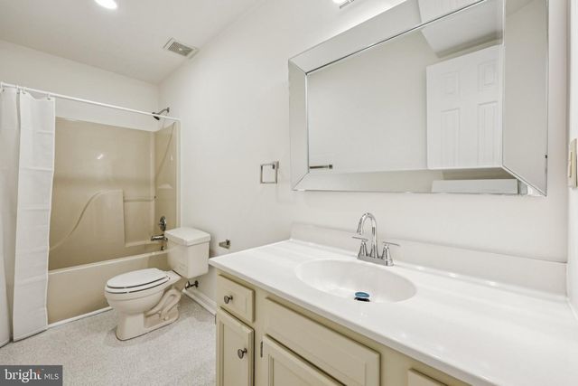 13 HOWARD CIR, Fredericksburg, VA 22405