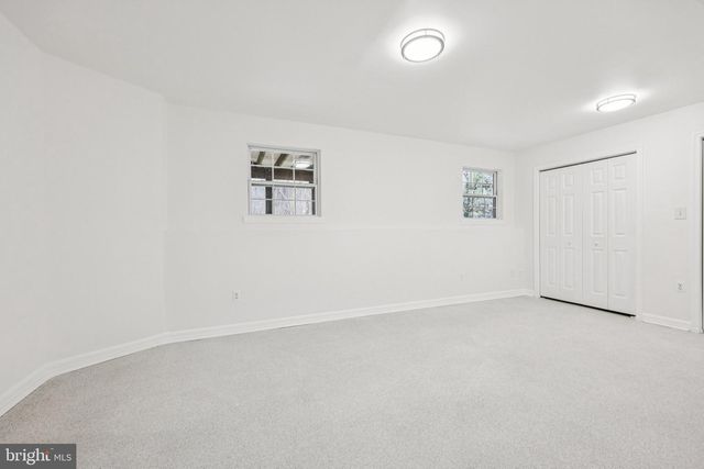 13 HOWARD CIR, Fredericksburg, VA 22405