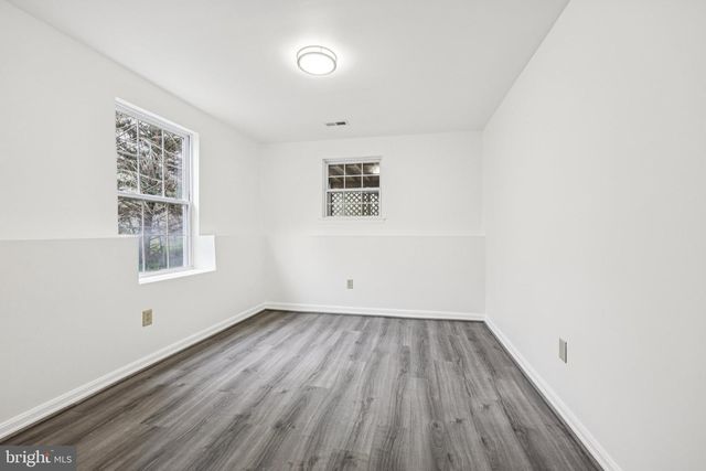 13 HOWARD CIR, Fredericksburg, VA 22405