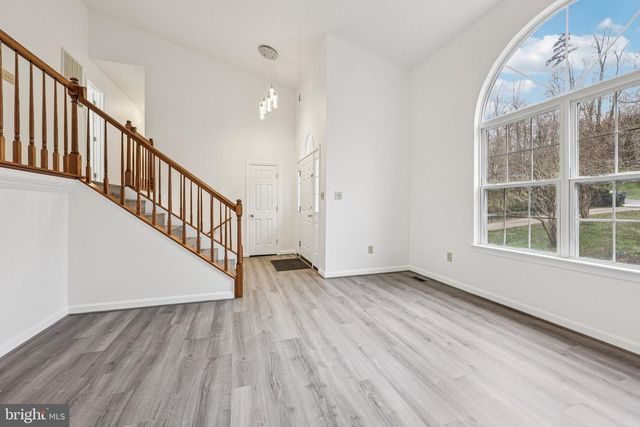 13 HOWARD CIR, Fredericksburg, VA 22405