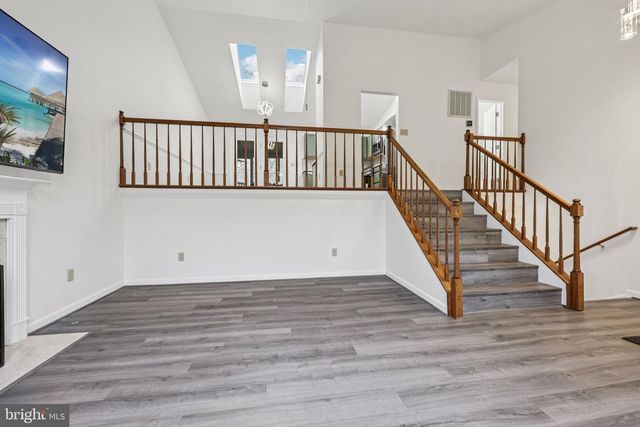 13 HOWARD CIR, Fredericksburg, VA 22405