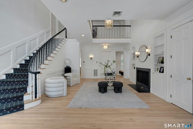 108 Husted Lane, Greenwich, CT 06830