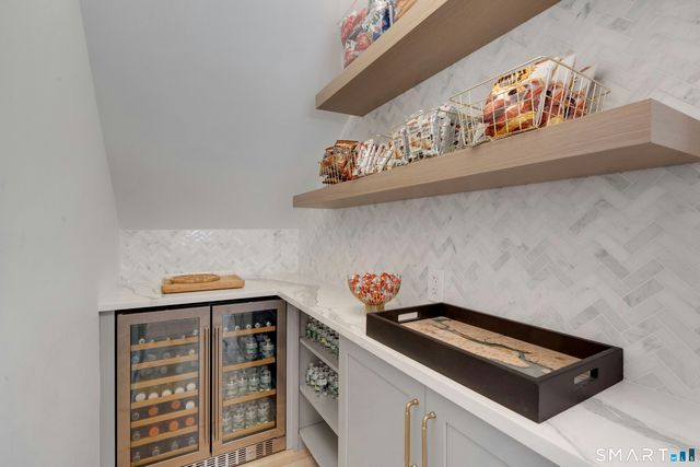 108 Husted Lane, Greenwich, CT 06830