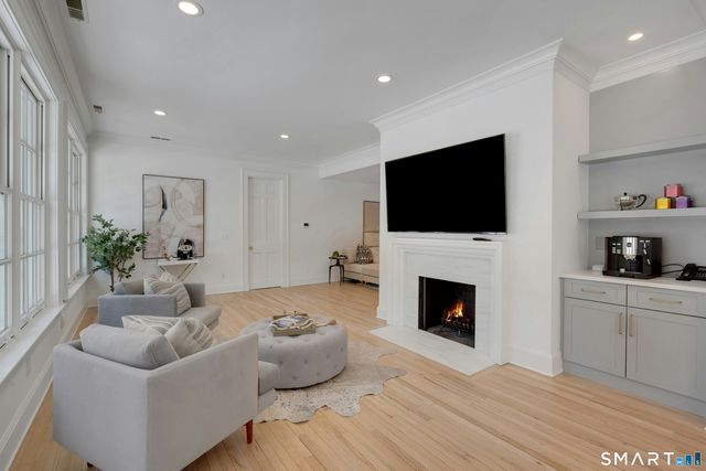 108 Husted Lane, Greenwich, CT 06830