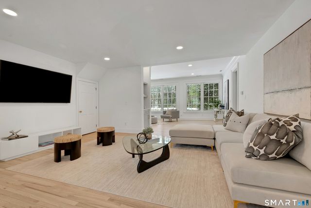 108 Husted Lane, Greenwich, CT 06830