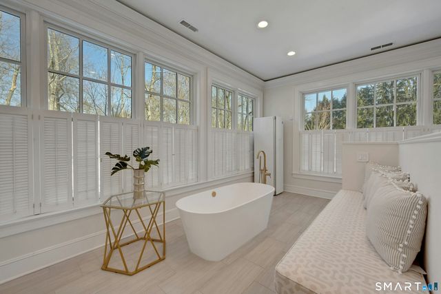 108 Husted Lane, Greenwich, CT 06830