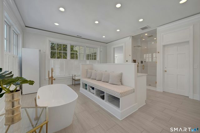 108 Husted Lane, Greenwich, CT 06830