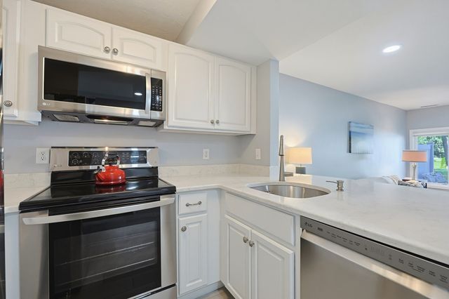 6 Westcliff Dr. Golfview, Plymouth, MA 02360